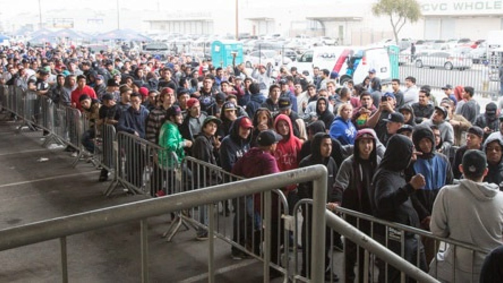 Warehouse Sale 2015 Thehundreds (1)